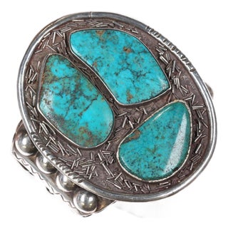 6 5/8" c1950's Large Native American sterling cuff bracelet with turquoise For Sale