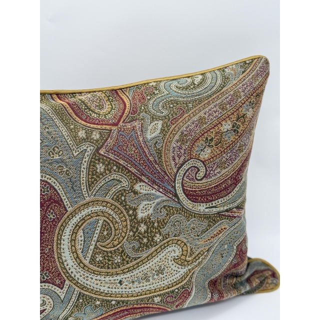 This 17 x 14 inch Etro decorative throw pillow cover is a refined accent piece, handcrafted from the iconic Pampas Ajuga...