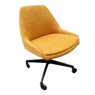 Vintage Adjustable Swivel Chair by Steelcase For Sale
