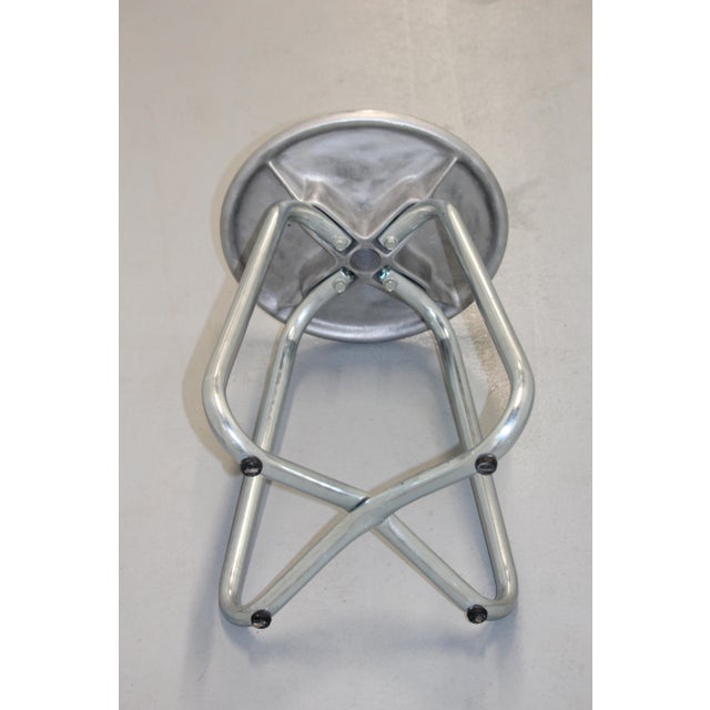 Mid-Century Modern Minimalist Aluminum Round Stools, Set of 2 For Sale - Image 3 of 14