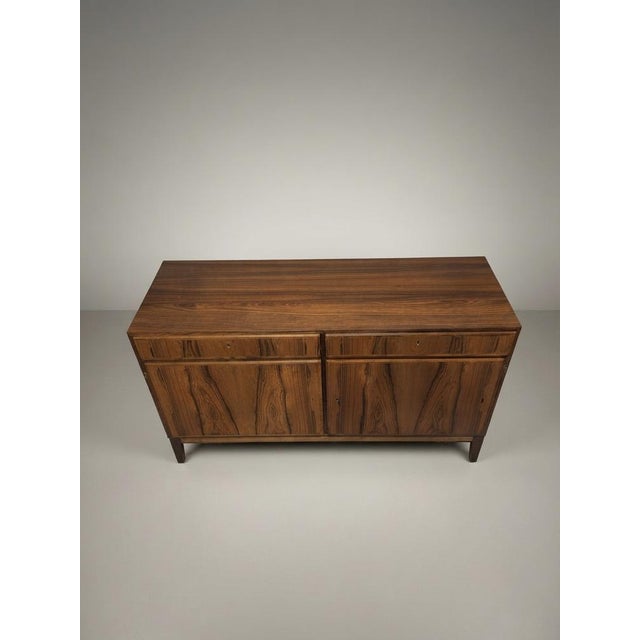 Gunni Omann Mid-Century Modern Danish Rosewood Sideboard by Gunni Omann for Omann Jun Mobelfabrik, 1960s For Sale - Image 4 of 8