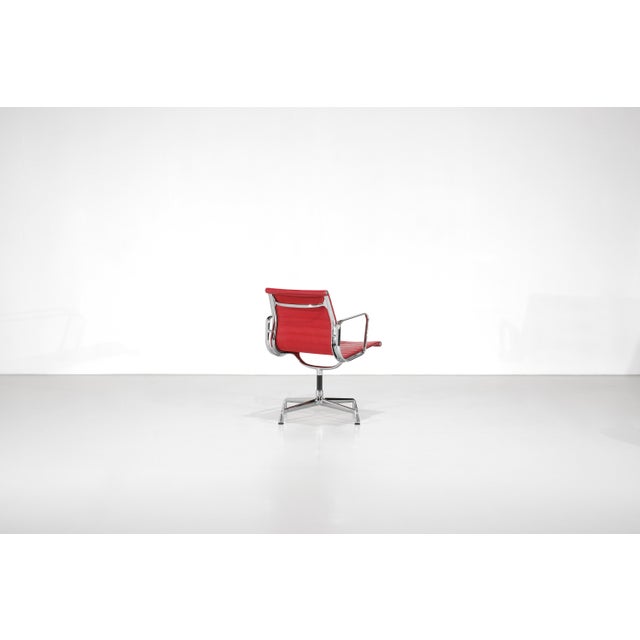 Vitra EA 108 Armchair in Red Leather by Charles Ray Eames for Vitra, USA, 1969 For Sale - Image 4 of 18