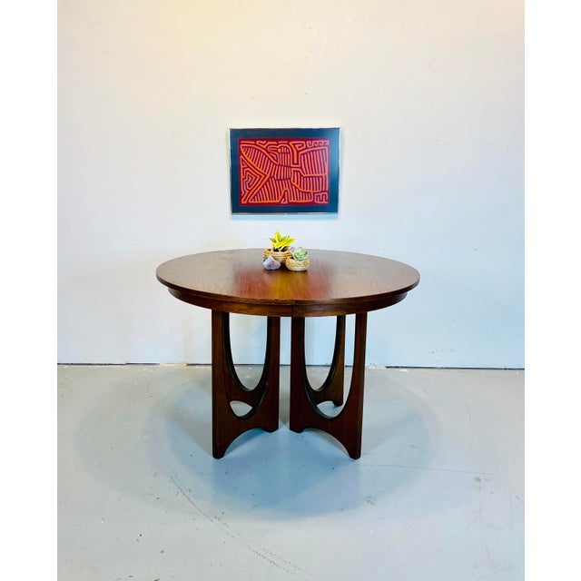 MidCentury Modern Broyhill Brasilia Round Walnut Pedestal Base Dining