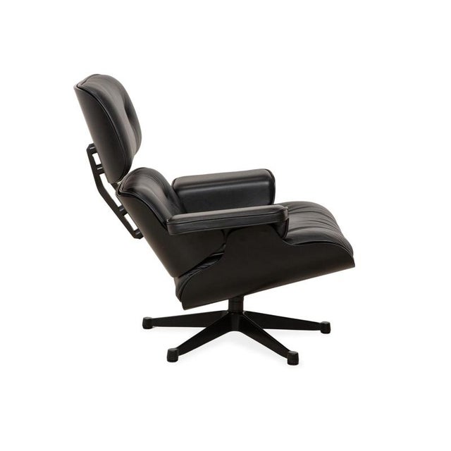 Set of Lounge Chair with Ottoman in Leather by Charles & Ray Eames for Vitra For Sale - Image 10 of 16