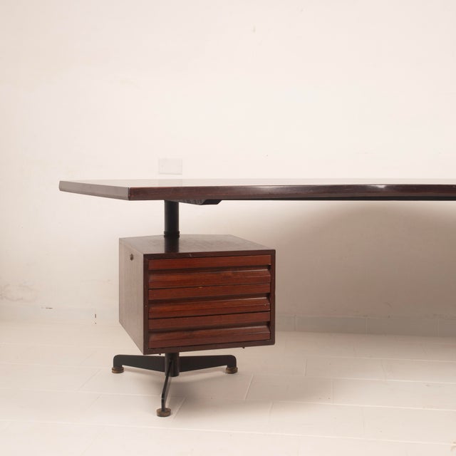 First Edition T96 Rosewood Boomerang Desk by Osvaldo Borsani for Tecno, 1950 For Sale - Image 18 of 18