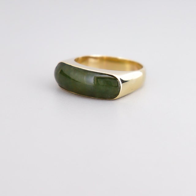 Vintage 14k Gold & Green Jade Cabochon Cocktail Ring For Sale In Philadelphia - Image 6 of 15