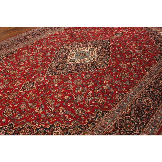 Middle Eastern Rug in Wool For Sale - Image 9 of 11