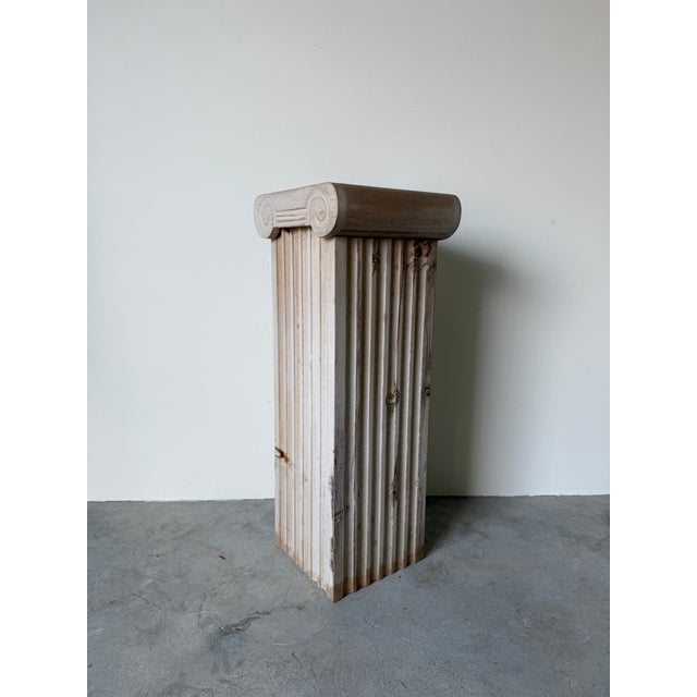 1980's Vintage Carved Wood Capital Column Design Pedestal For Sale - Image 4 of 12