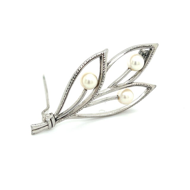 Metal 1990s Mikimoto Estate Akoya Pearl Brooch Pin Sterling Silver For Sale - Image 7 of 12