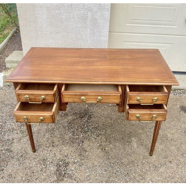 Louis XVI style desk with 5 drawers in excellent condition. Dimensions: Height 76 cm, Width 112 cm, Depth 59 cm