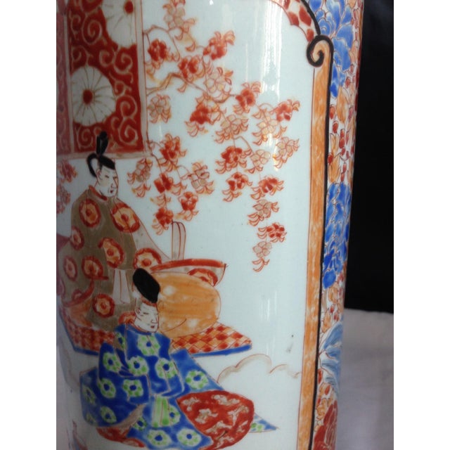 Stunning antique Japanese cylindrical porcelain umbrella / cane stand, beautifully hand-painted in the traditional Kutani...