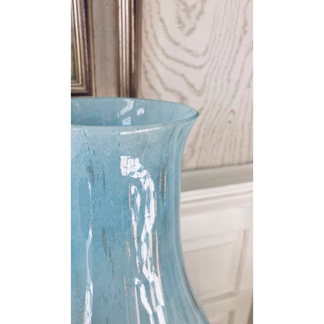Vintage 1970s–1980s Murano-Style Handblown Art Glass Vase, 21" Tall Blue With Gold Silver Flecks For Sale In Richmond - Image 6 of 18