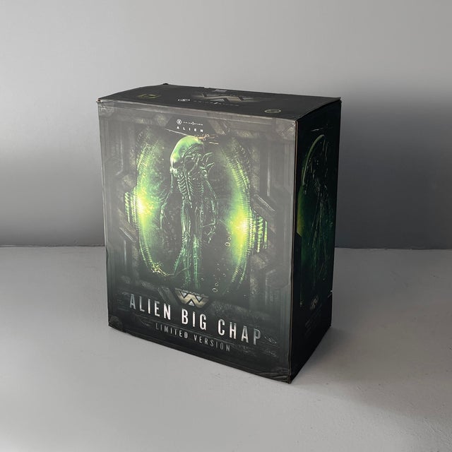 Limited Edition Alien Big Chap Japan Figure from Prime 1 Studio, 2000s For Sale - Image 16 of 18