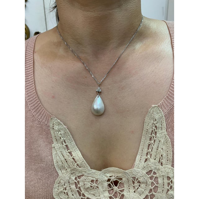 White Pear Mabe Pearl & 0.36 Ct Diamond Pendant/ Necklace 14 Kt White Gold with Chain For Sale - Image 8 of 18