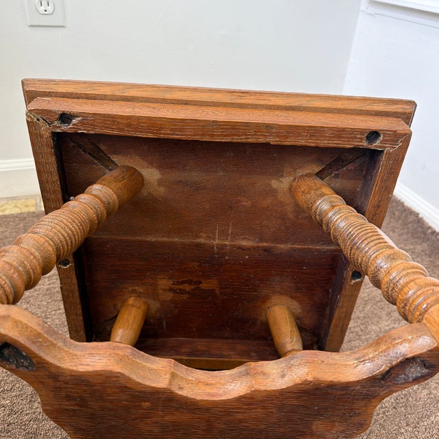 Late 19th Century American Victorian Oak Parlor Table With Spool Legs and Glass Ball & Claw Feet For Sale - Image 10 of 11