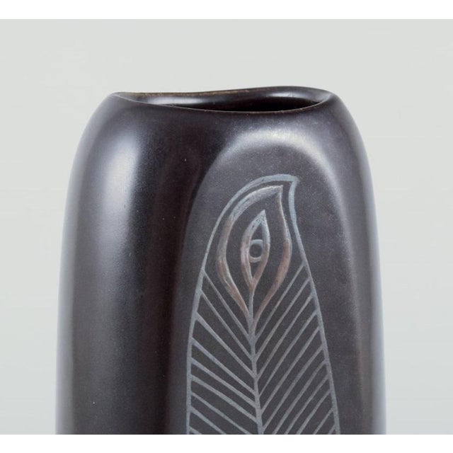 Ceramic Facet Ceramic Vase with Motif of Peacock by Sven Johnson for Gustavsberg, 1970s For Sale - Image 7 of 10