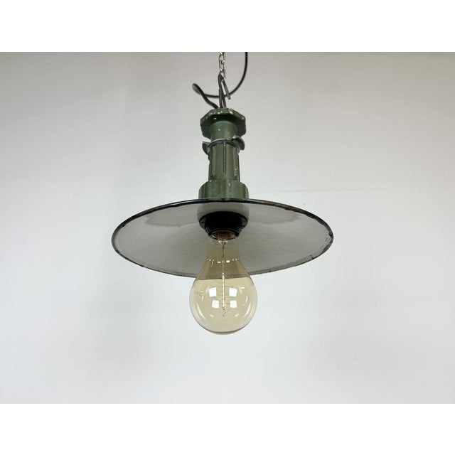 Green Industrial Green Enamel Pendant Lamp with Cast Aluminium Top, 1960 For Sale - Image 8 of 16