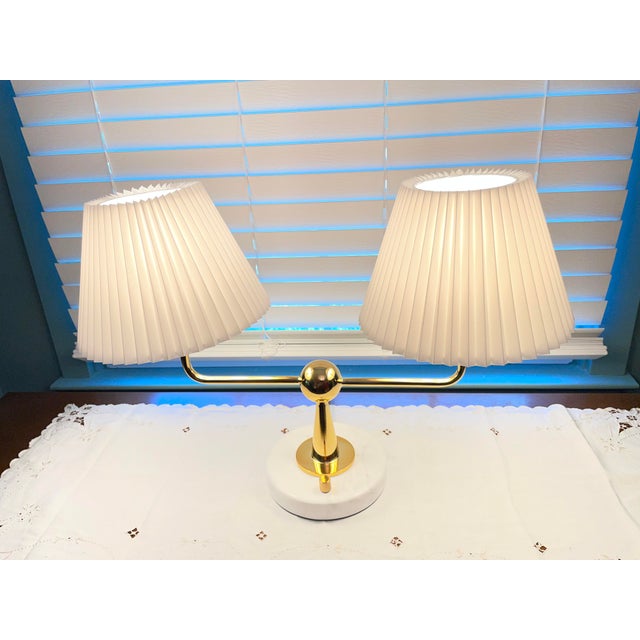 Authentic Jonathan Adler Milano Brass & Carrara Marble 2-Arm Lamp For Sale In Philadelphia - Image 6 of 17
