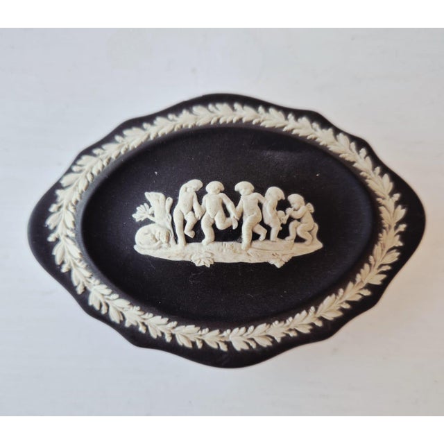 Mid-Century Modern Vintage Neoclassical Black and White Jasperware Jewelry Box from Wedgwood, 1960s For Sale - Image 3 of 6