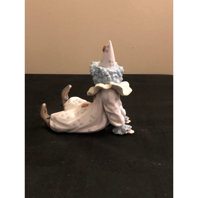 Vintage Spanish Lladró Porcelain Figurine "Tired Friend" (#5812) by Antonio Ramos For Sale - Image 4 of 7