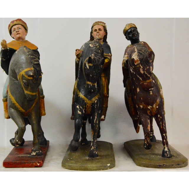 Three Wise Men 18th Century Carved Figures For Sale - Image 9 of 10
