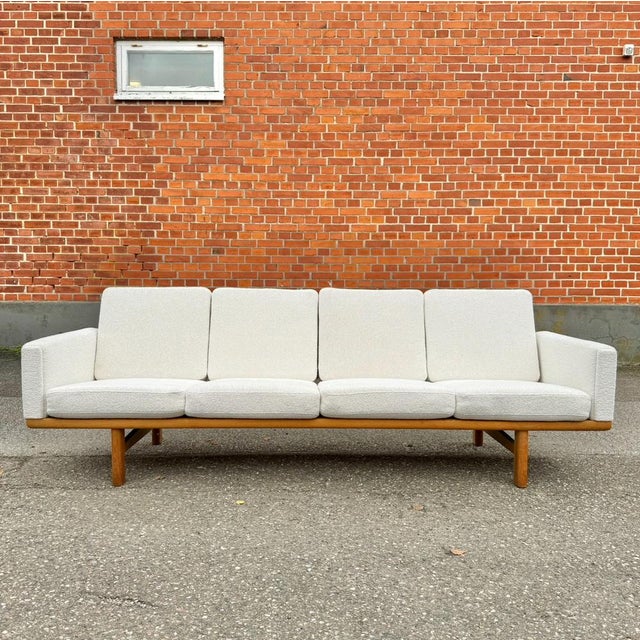 Model GE-236 4-Seater Sofa by Hans J. Wegner for Getama, Denmark, 1960s, in Flawless conditions. Designed 1960 to 1969...