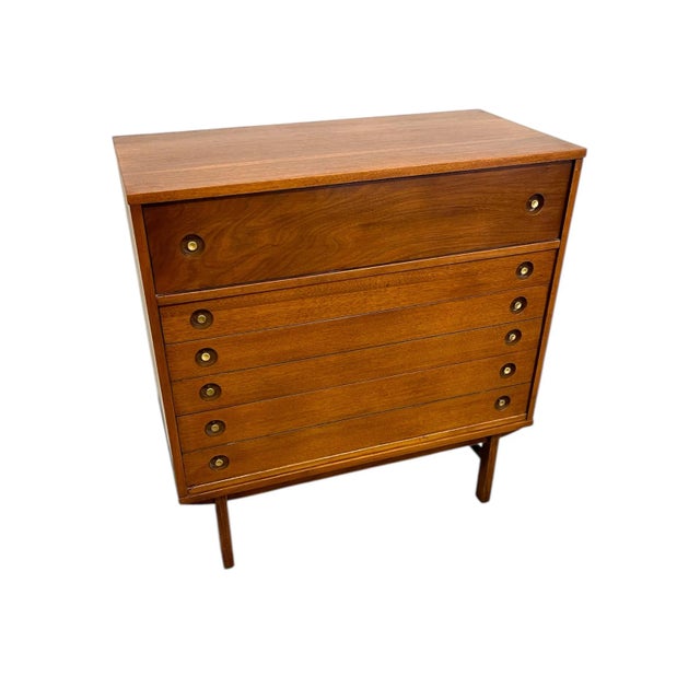 1960s Vintage Mid-Century Modern 4-Drawer Dresser With Dovetailed Drawers For Sale - Image 5 of 12