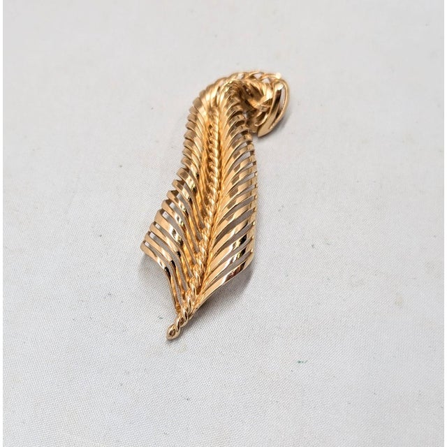 Mid-Century Modern Vintage 1968 Signed Napier Goldtone Slatted Curled Leaf Brooch For Sale - Image 3 of 9