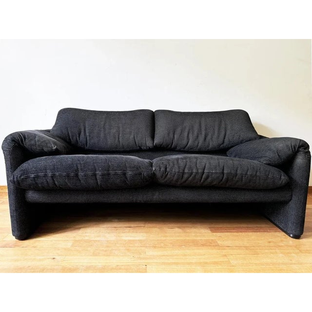 Italian Black Two-Seater Loveseat Sofa by Vico Magistretti for Cassina, 1980s For Sale - Image 13 of 13