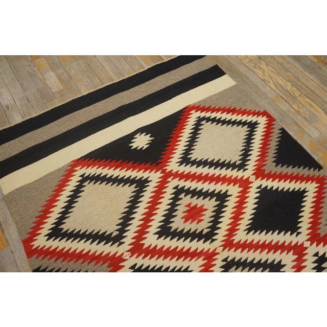 1940s 1940s Gray Zig Zag Tribal Antique American Navajo Carpet 3'9" X 6' Flatweave Wool Rug For Sale - Image 5 of 11
