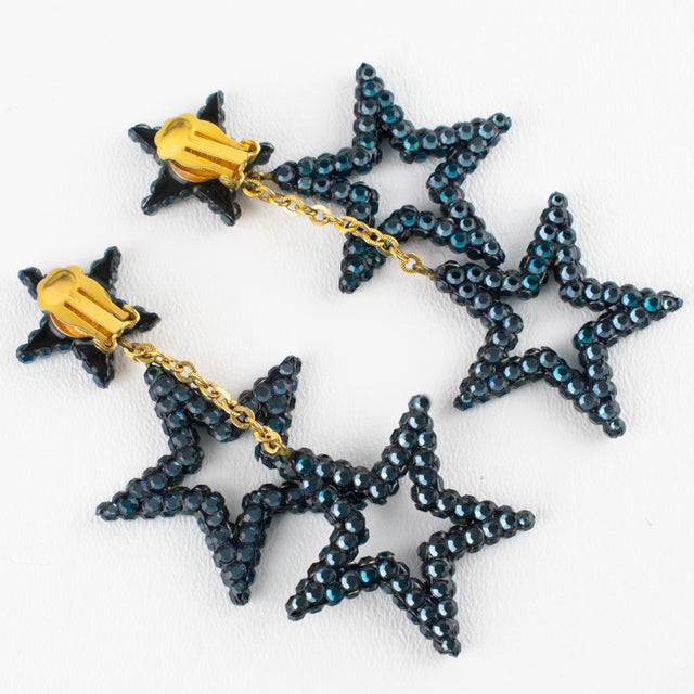 1980s Richard Kerr Petroleum Blue Jeweled Dangling Star Clip Earrings For Sale - Image 5 of 8