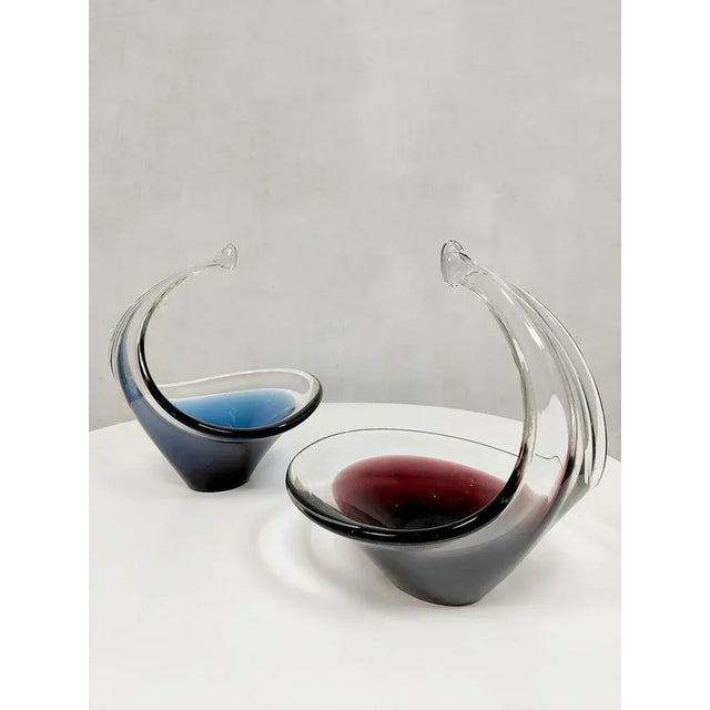 Vintage Sculptural Coquille Glass Bowls by Paul Kedelv Flygsfors, 1960s, Set of 2 For Sale - Image 3 of 4