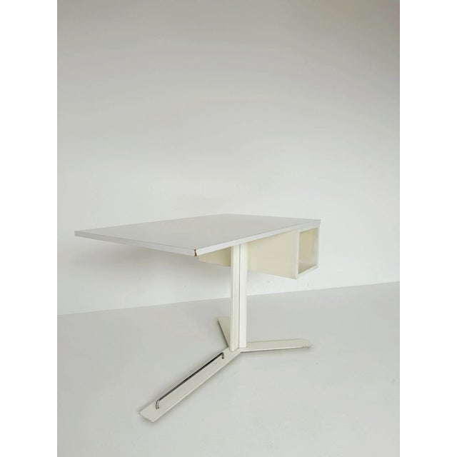 Italian Modernist Desk, 1970s For Sale - Image 4 of 5