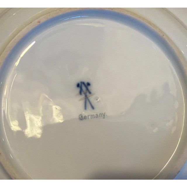 Late 19th Century Meissen MS220 7inch Plates (7) Plus Matching Gravy Boat For Sale - Image 16 of 18