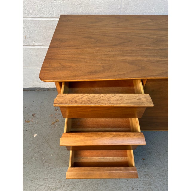 Kent Coffey Mid-Century "Eloquence" Walnut Dresser For Sale - Image 15 of 18