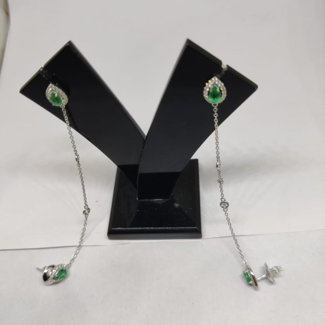 Green 18k Gold Emerald 1.06ct & Diamond 0.44ct Stud Earrings, Pair For Sale - Image 8 of 11