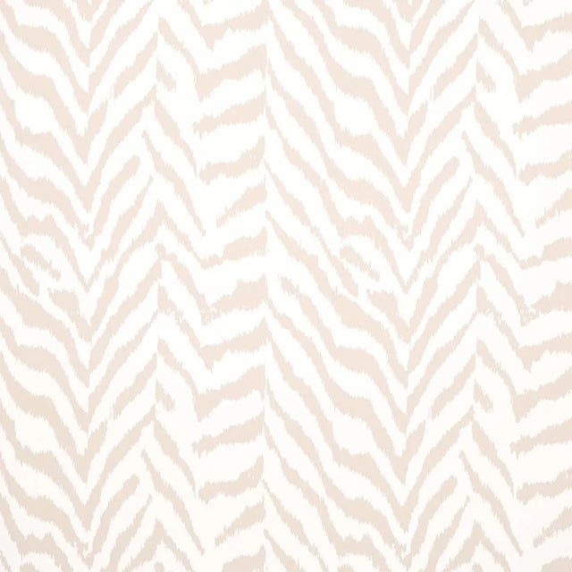 Sample - Schumacher Quincy Wallpaper in Natural For Sale