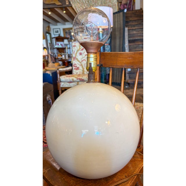 Mid-Century Modern 1960s Mid Century Modern White Sphere Table Lamp For Sale - Image 3 of 9