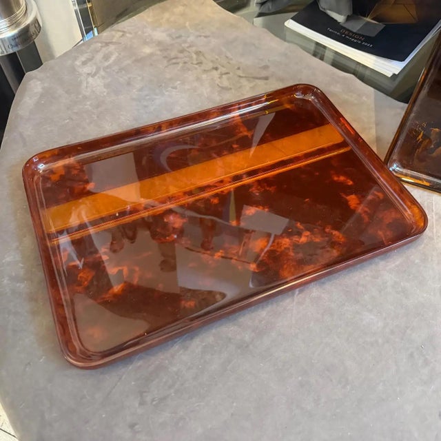 1970s Set of Two Mid-Century Modern Faux Tortoiseshell Lucite Trays by Guzzini For Sale - Image 11 of 13