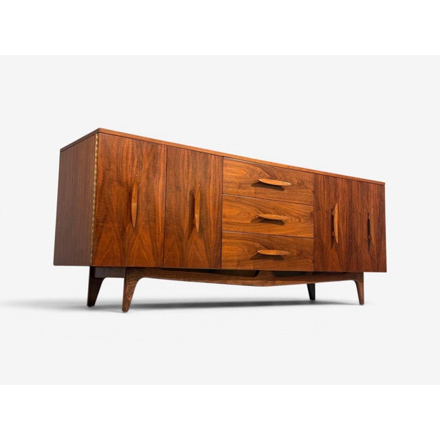 Young Manufacturing, Standard Dreser, Walnut, Usa, 1960s For Sale - Image 15 of 15
