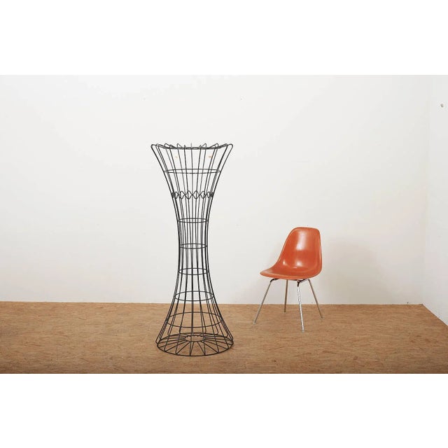 Grey-Silver Powder-Coated Bent Metal Wire Coat Stand by Verner Panton for J. Lüber AG For Sale - Image 5 of 11