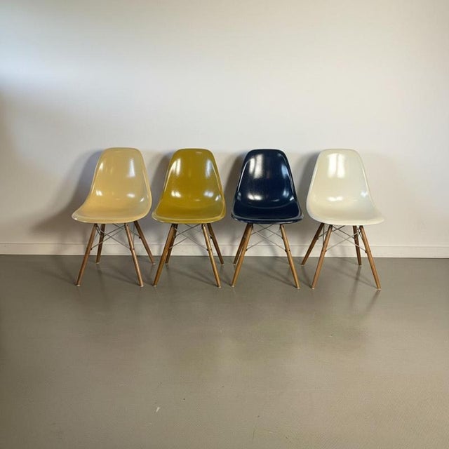 DSW Side Chairs in Parchment, Navy Blue, Light Olive and Light Ochre by Eames for Herman Miller, 1960s, Set of 4 For Sale - Image 17 of 17