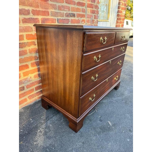 Henkel Harris Late 20th Century Henkel Harris George III Mahogany Chest of Drawers For Sale - Image 4 of 17