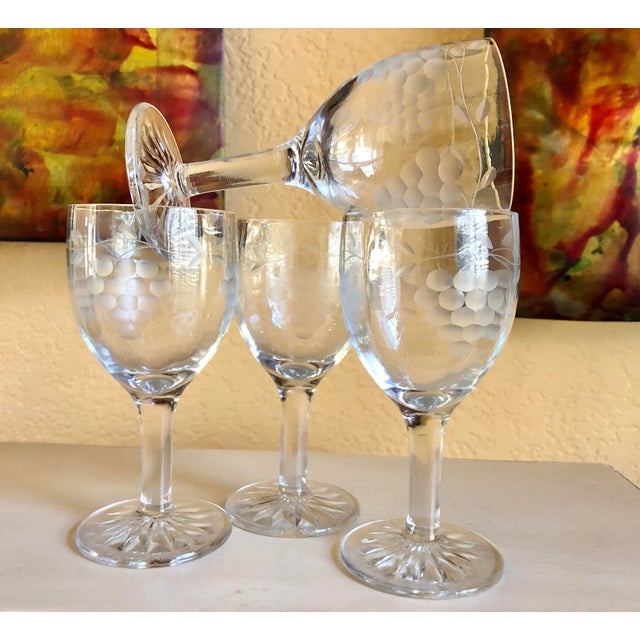 Circa 1925 Standard Glass Manufacturing Co. Etched Grape Cluster & Vine