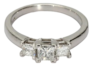 Platinum Three-Stone Ring With Princess Cut Diamond Diamonds - Size 7.75
