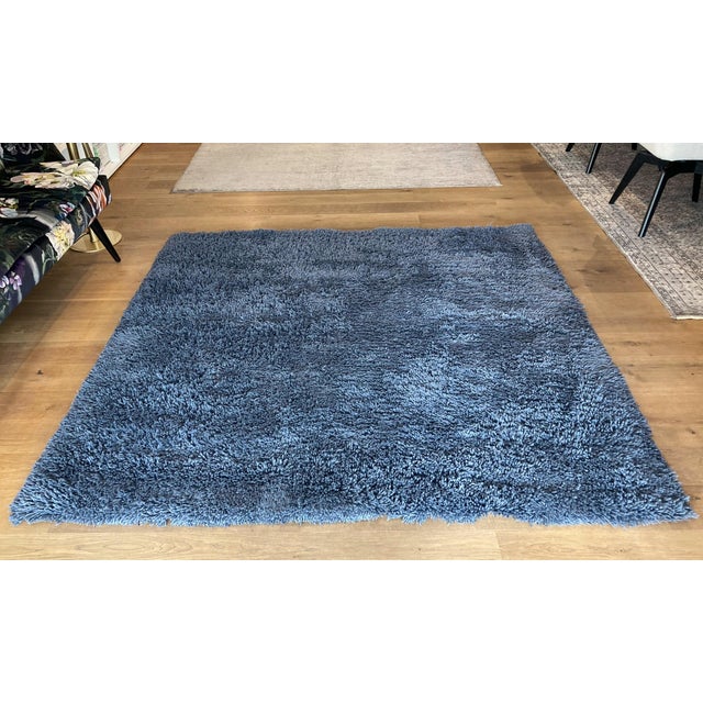 Rug made of pure new wool with a pile height of 40 mm. This piece has an attribution mark, I am sure that it is completely...