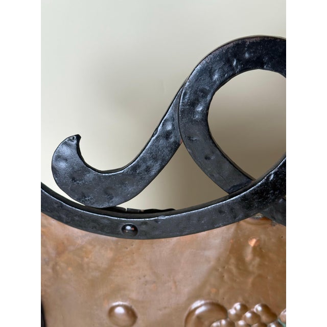 Antique Art Nouveau Hammered Copper and Wrought Iron Fireplace Screen, 1890s For Sale - Image 3 of 11