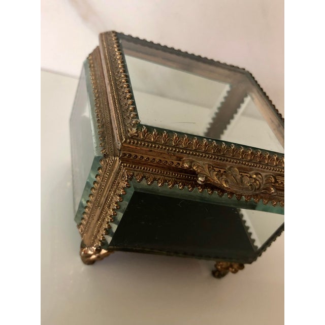 Hollywood Regency 1950s Cut Crystal and Brass Jewelry Box For Sale - Image 3 of 8