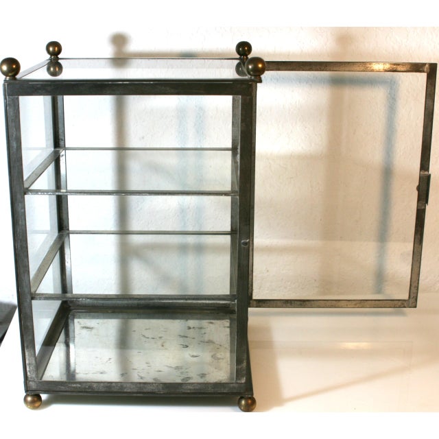 Hollywood Regency Brass Metal & Glass Square Footed Tabletop Curio Cabinet Vitrine For Sale - Image 4 of 12