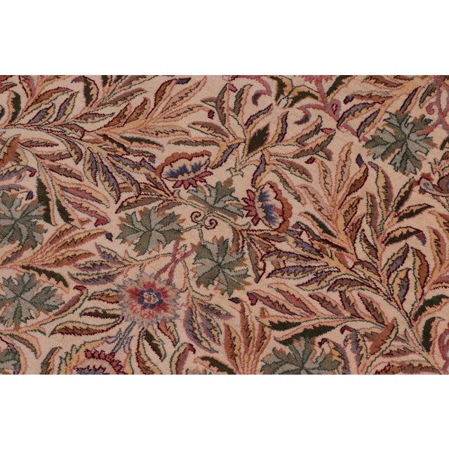 Shabby Chic 1990's Floral Heritage Beige/Green Wool Round Rug- 8'1''x8'2'' For Sale In New York - Image 6 of 9